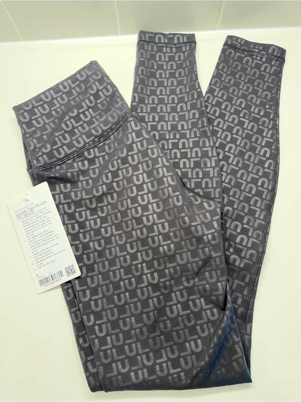 Lululemon Wunder Train No Line High Rise Tight 28” Leggings with logo print